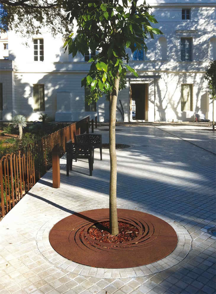 Steel Tree Grate suppliers